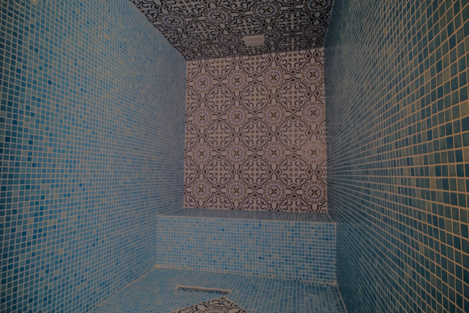 Отель Grand Clover