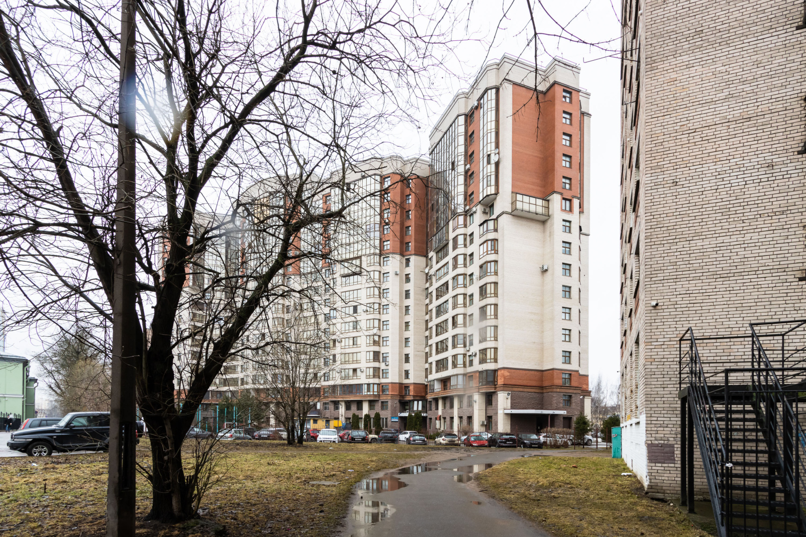 Апартаменты Status Flat
