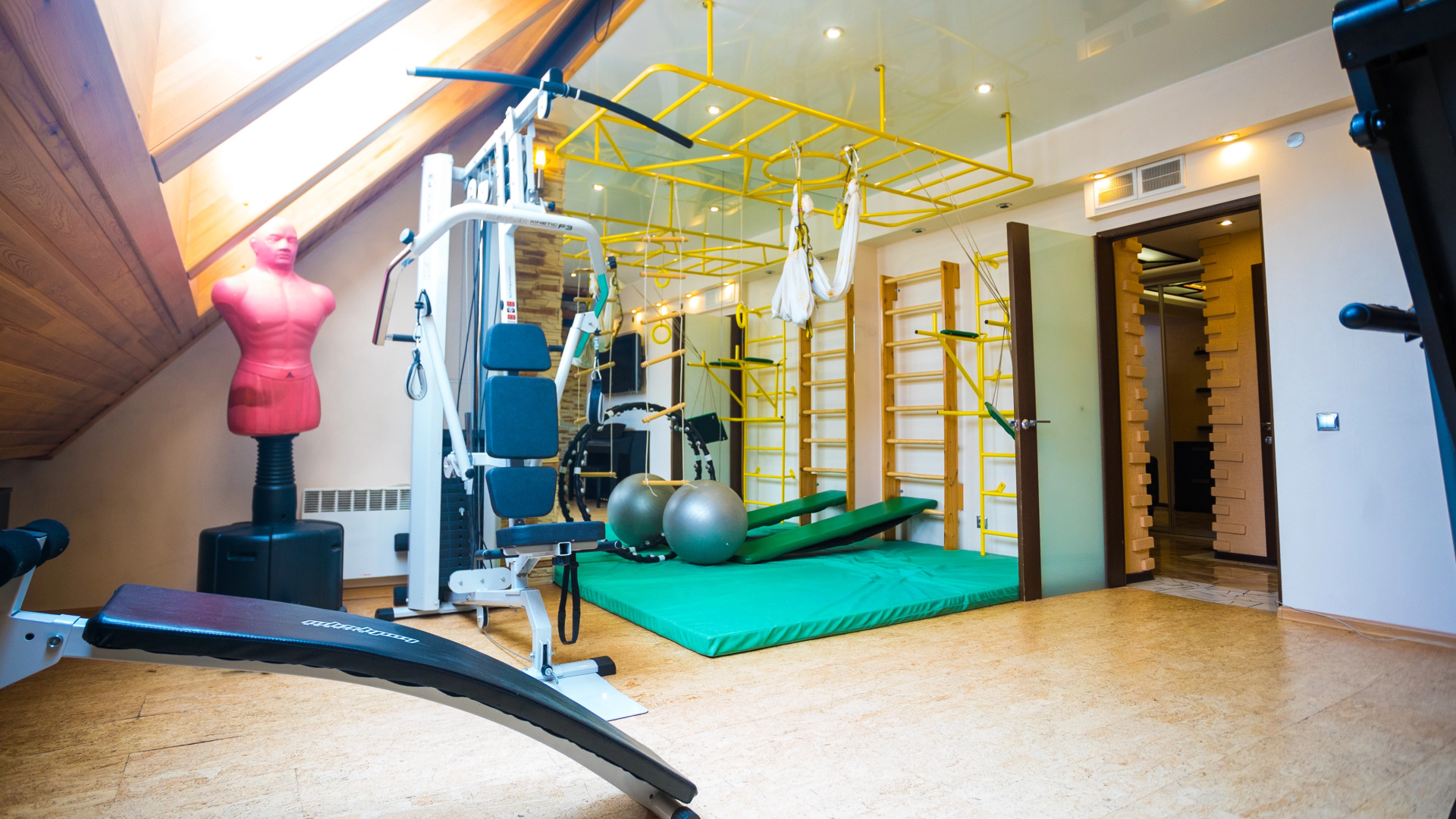 Апартаменты Центр города в 5 минутах езды размещение 12 мест, сауна, кондиционер