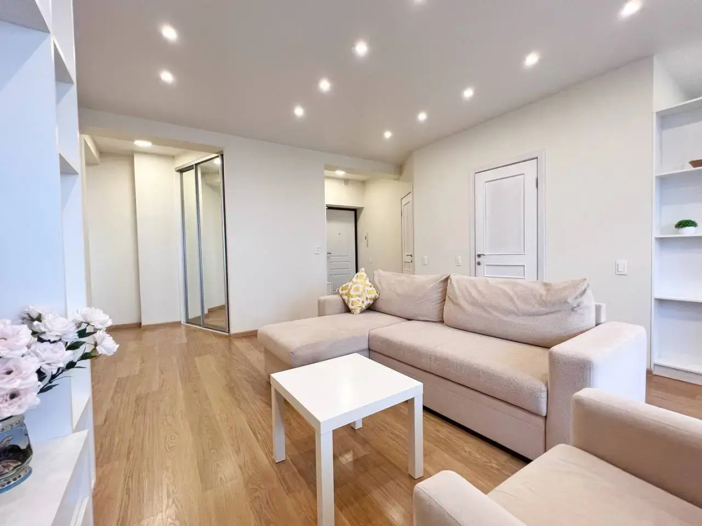 Квартира Уютная 2-к квартира рядом с Филармонией с красивым видом на город