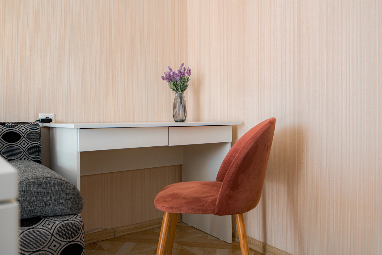 Квартира 1-к яркая у залива на Маркова 8/2 от RentAp, 4 сп.места