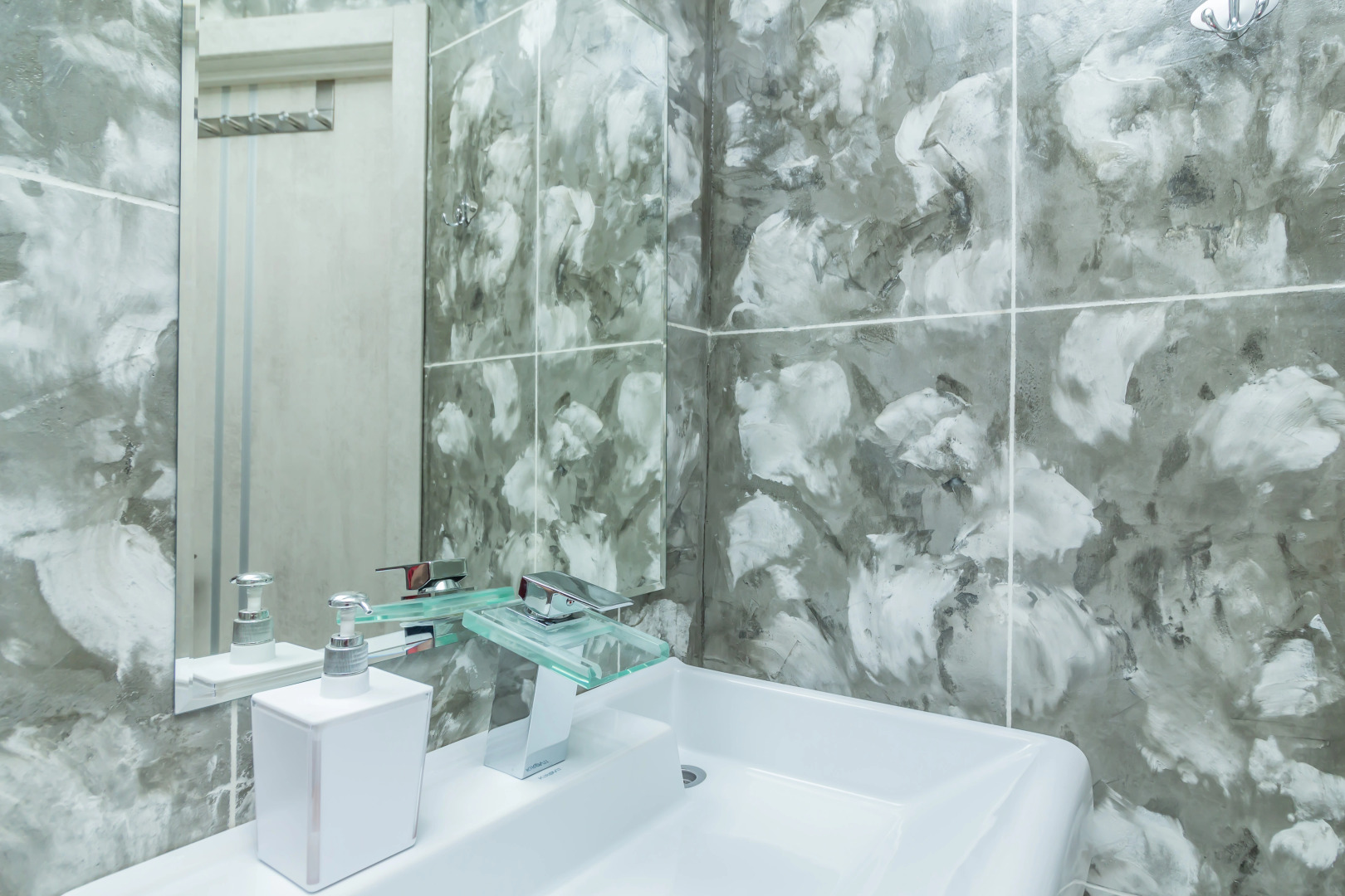 Апартаменты Новые в самом центре Челябинска рядом с ЮУРГУ