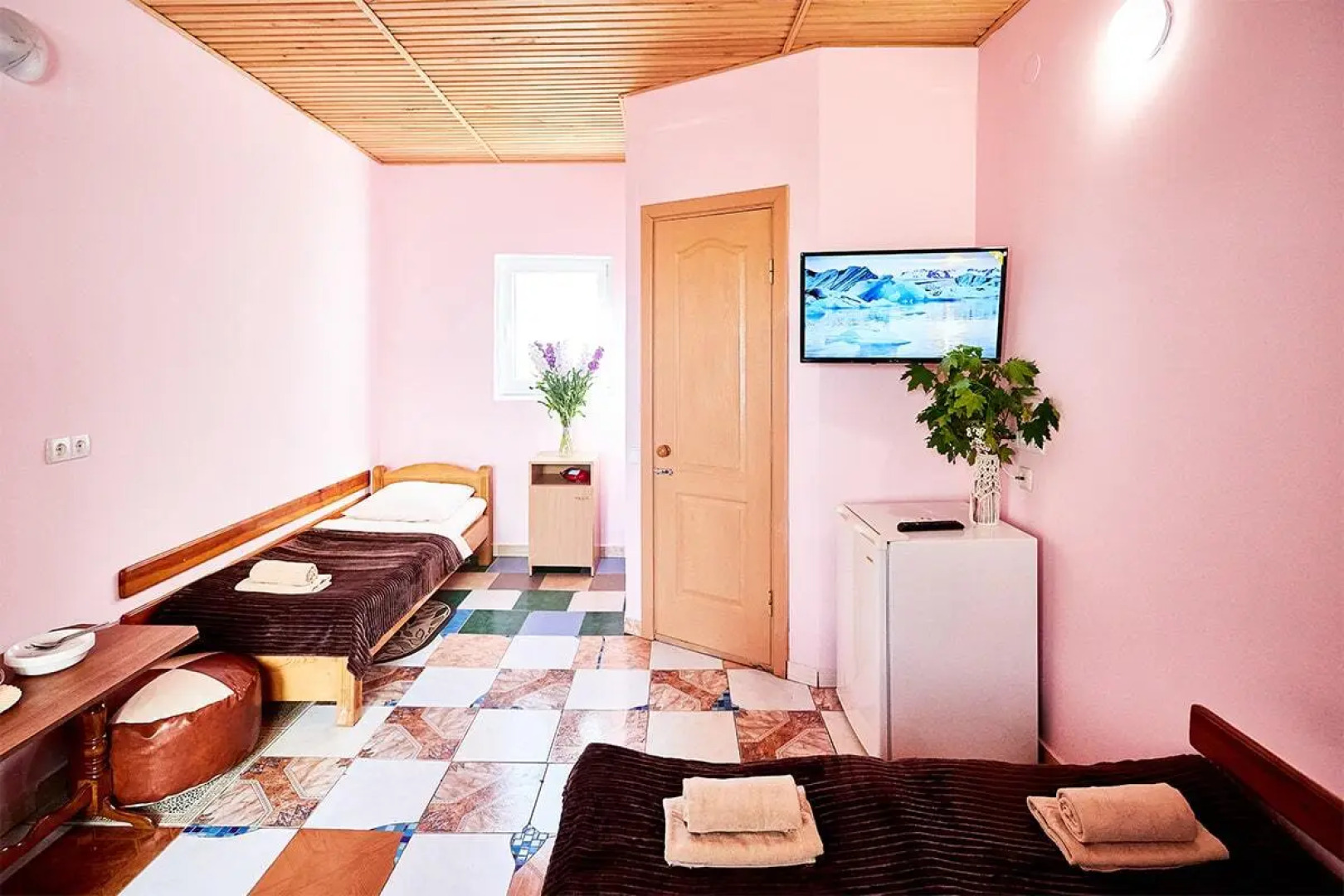 Отель Белый