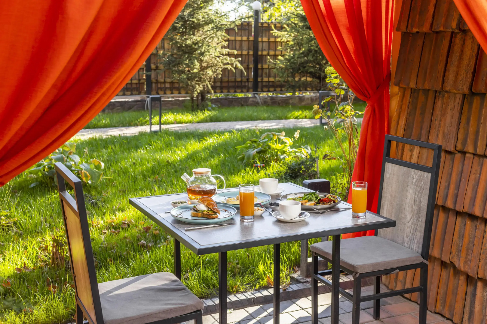 Отель Акжола