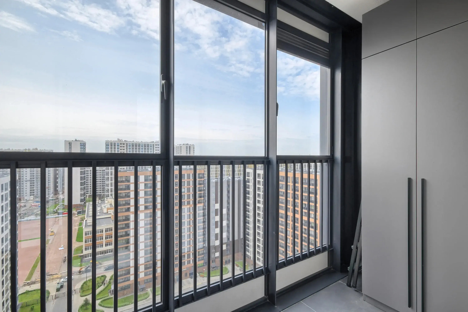 Апартаменты MyHomeYourHome на Дальневосточном проспект 19 к1