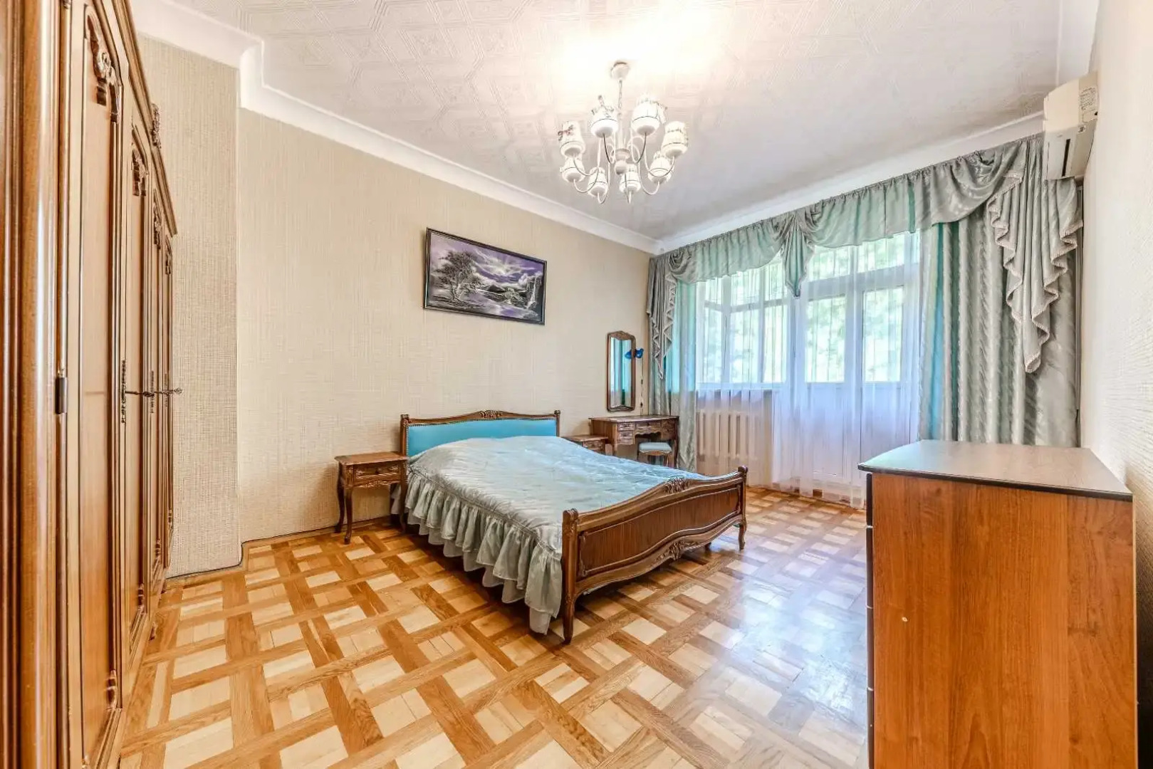 Квартира в Тихом центре Парк Челюскинцев 4 ком.кв.