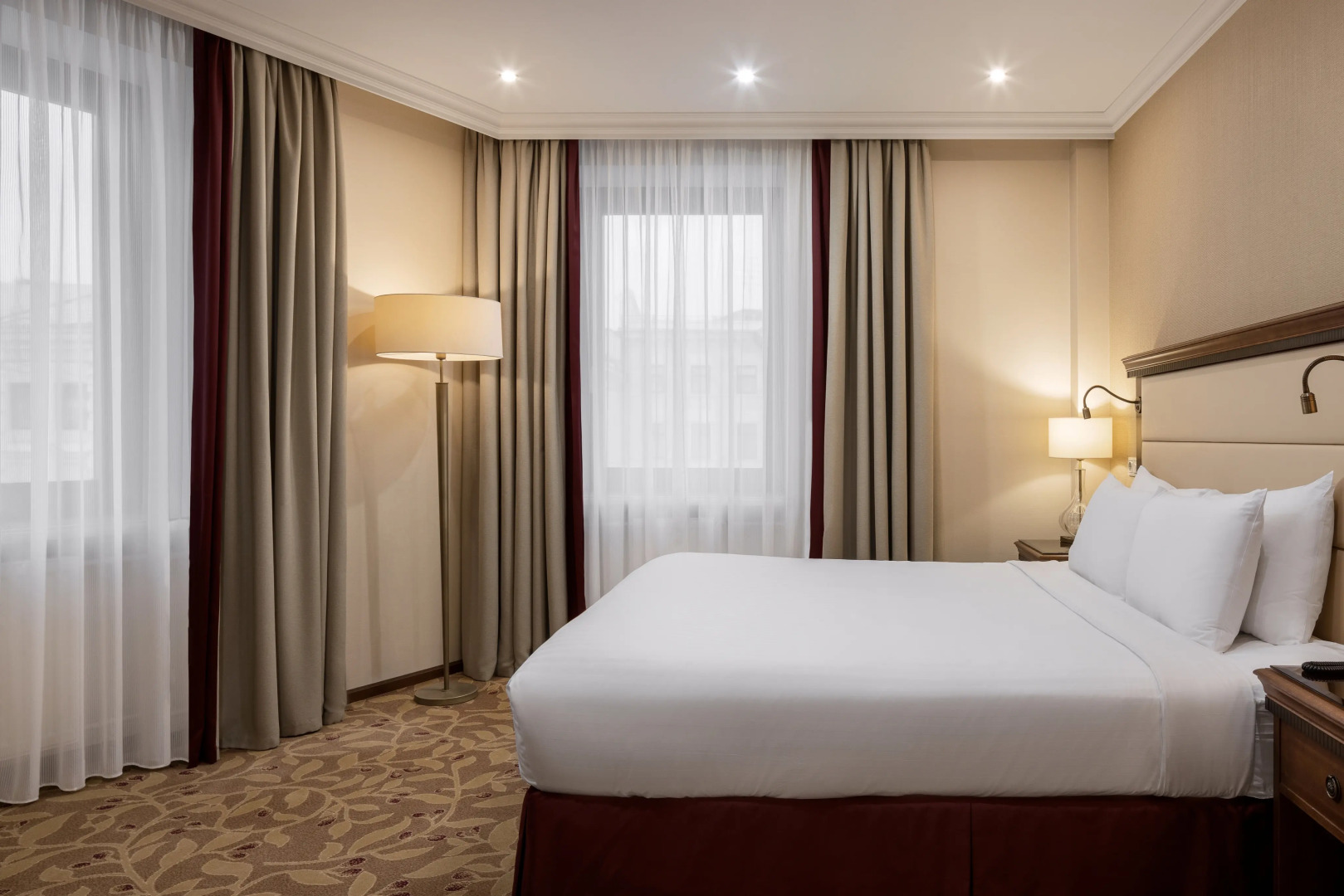 Сафмар Аврора Люкс (бывший Марриотт Ройал Аврора)