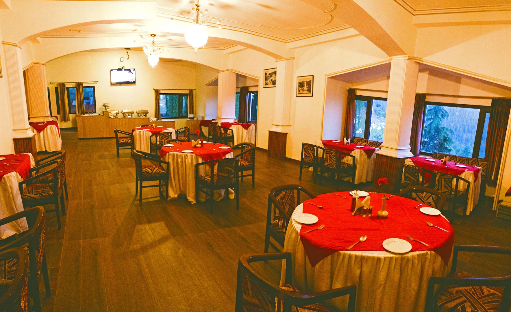 Отель Royal Jardin Whistling Pines Resort