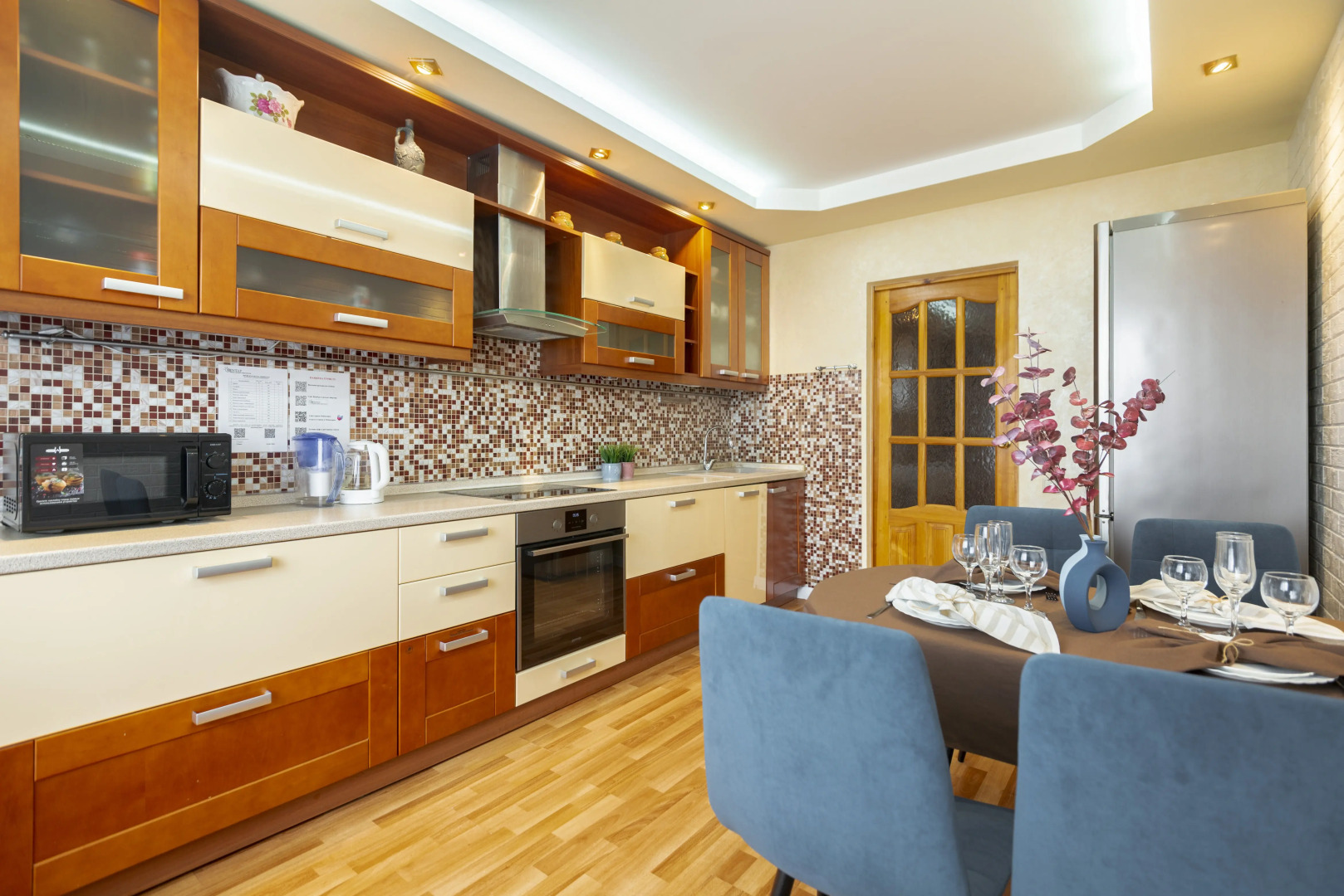 Квартира 3-к просторная недалеко от МНТК на пр.9-ой Пятилетки от RentAp, 6 сп.мест