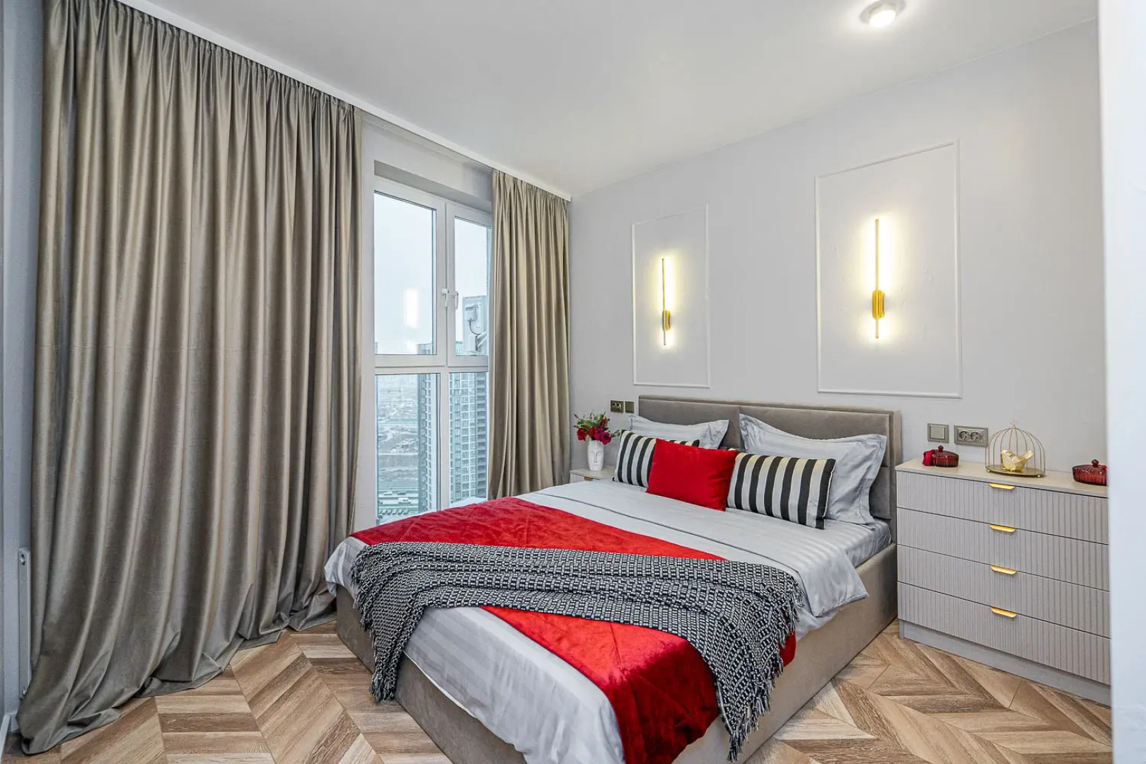 Новые дизайнерские 4-комн. апарты с панорамным видом на город