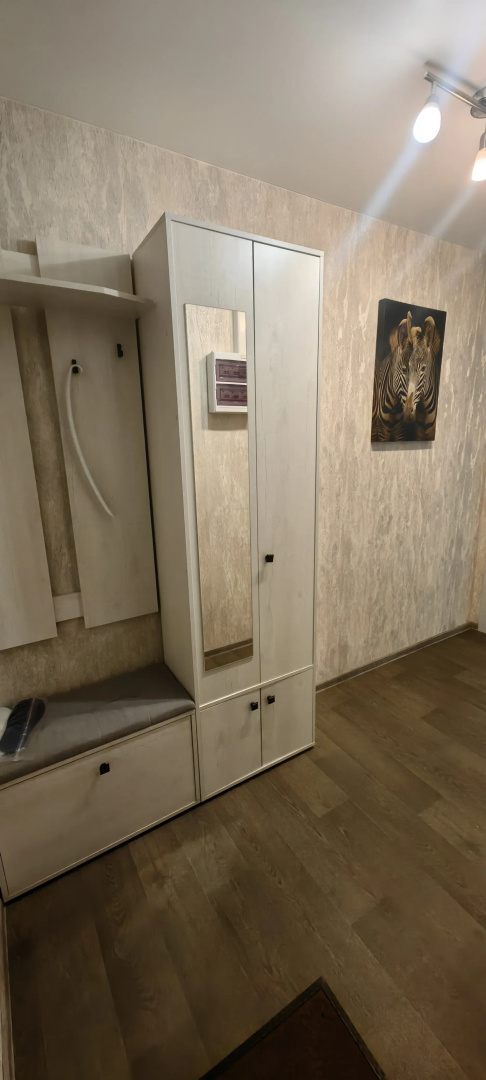 Квартира студия на Строителей с видом на ТЦ Планета