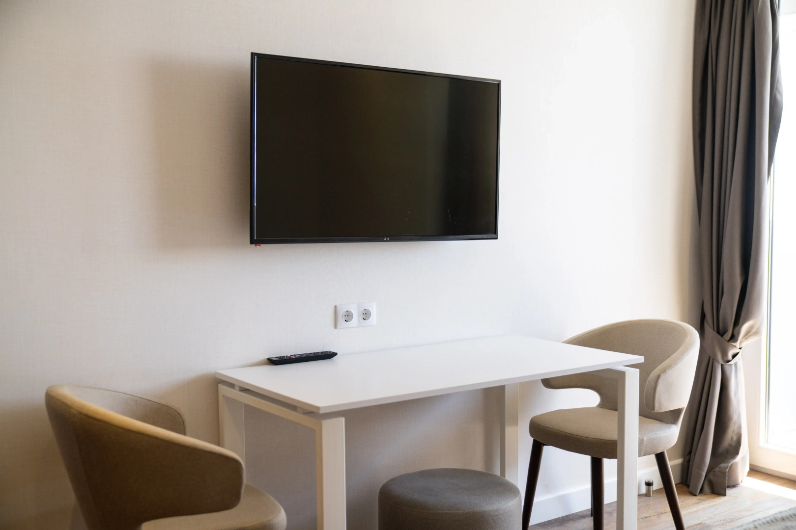 Апартаменты Bright Apartment with Balcony in Alliance Palace Batumi - Steps from the Sea & Dancing Fountains