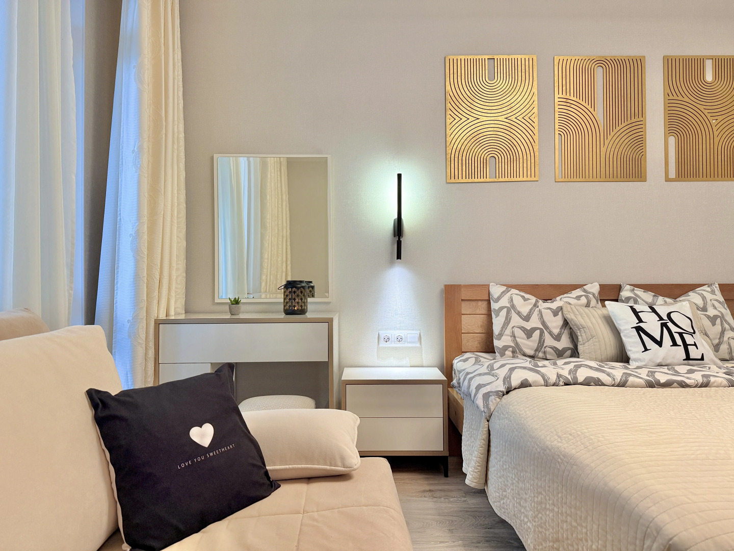 Жилое помещение 2-к квартира у метро Молодежная с яркими закатами