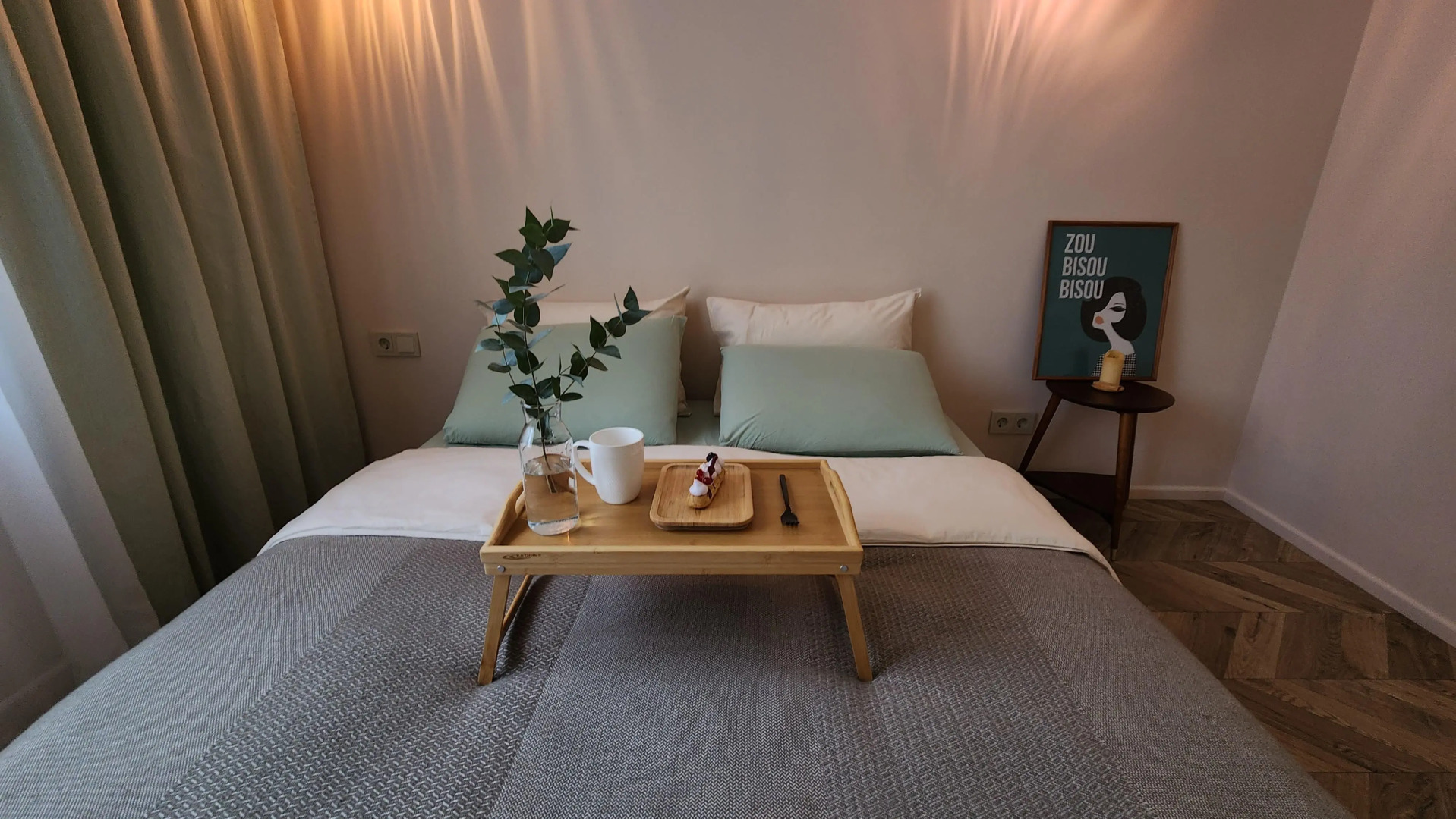 Апартаменты Mid-Century Modern Home