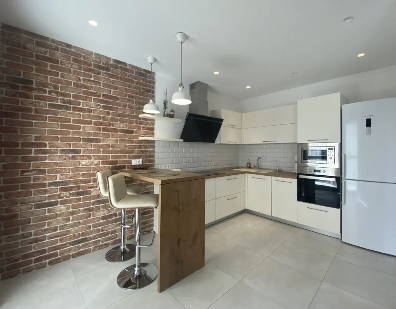 Апартаменты 3-комнатные HomeApart Туровского, 10