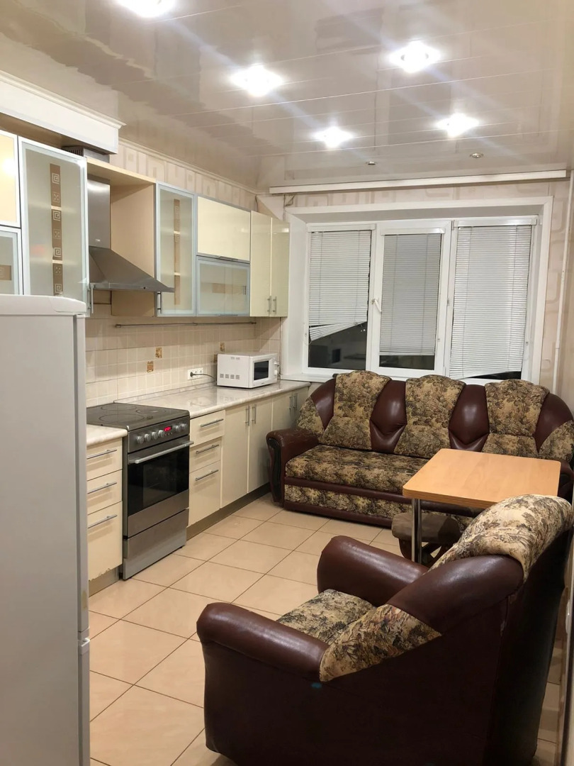 Апартаменты Мориса Тореза 79-38