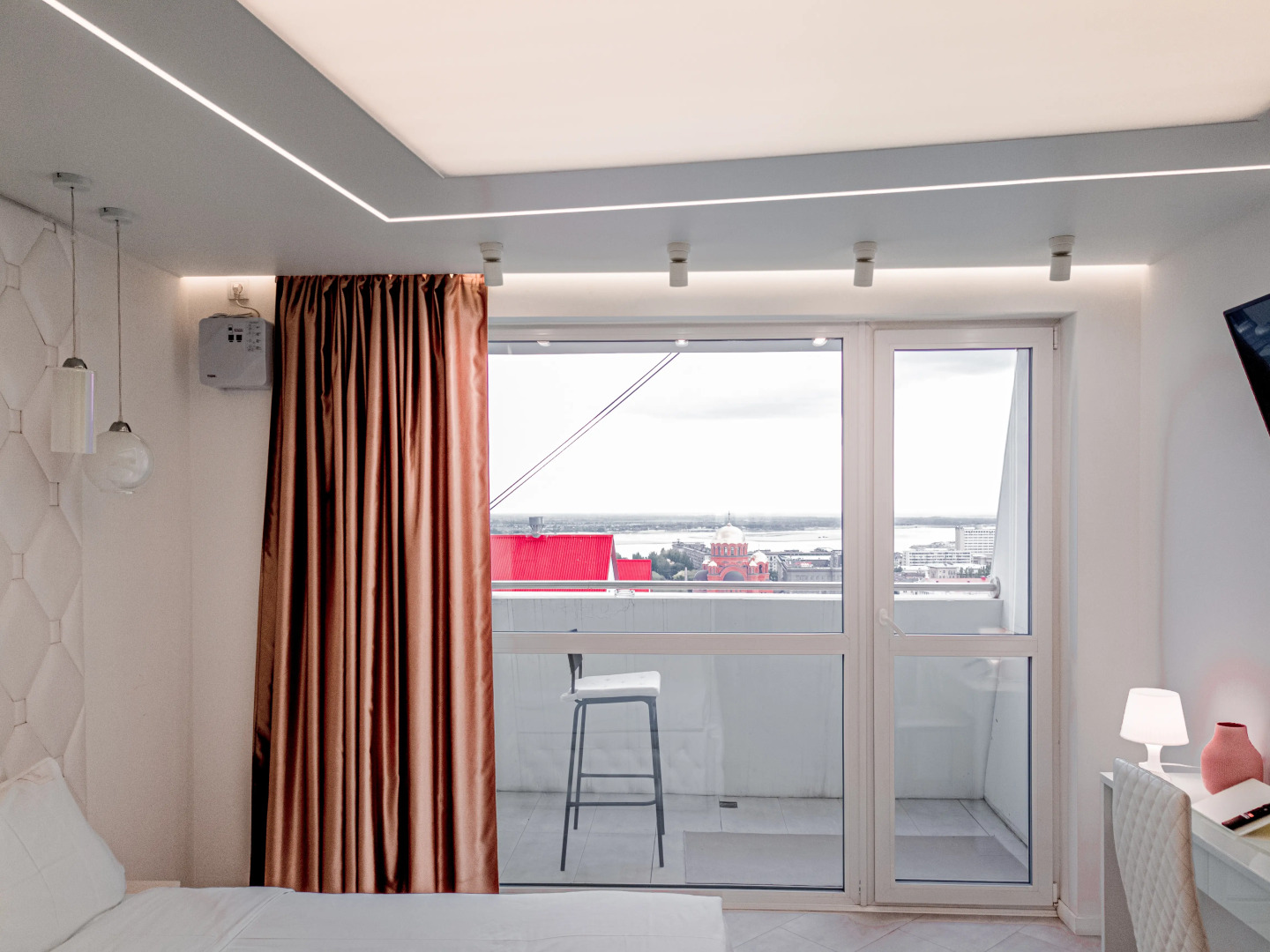 Апартаменты 18 этаж,студия 36кв.м,джакузи,балкон,вид на Волгу,новый дом,самый центр,вокзал пешком