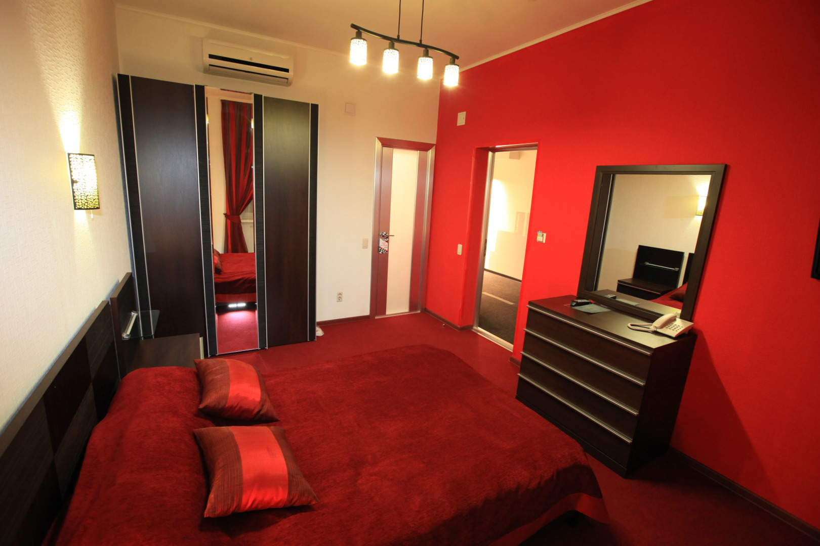 Отель Паддок