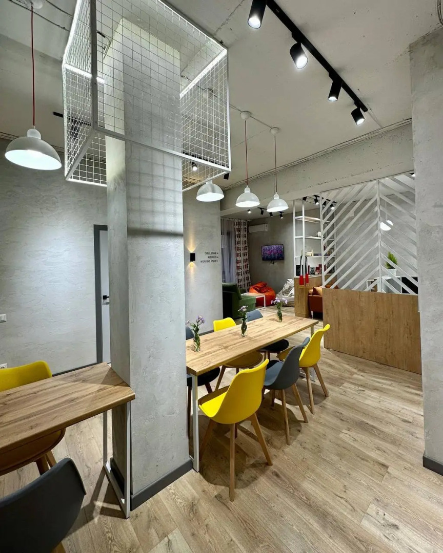 Хостел izzzi hostel Bishkek