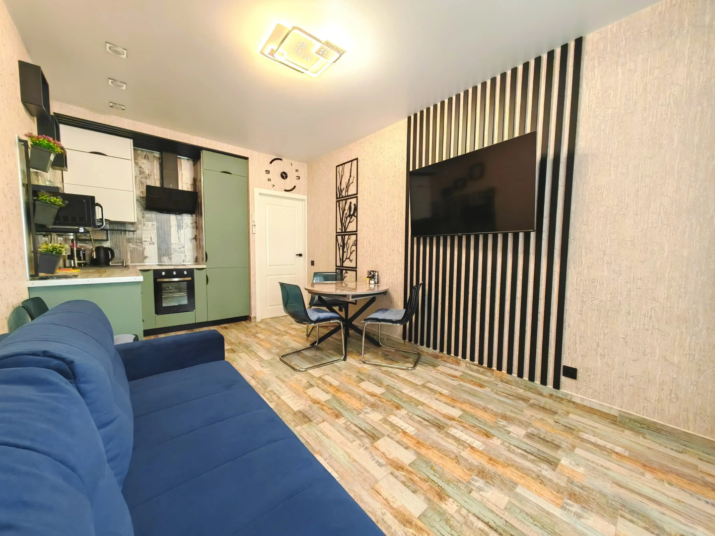 Апартаменты UzorApart Новая комфортная евродвушка в центре недалеко от набережной