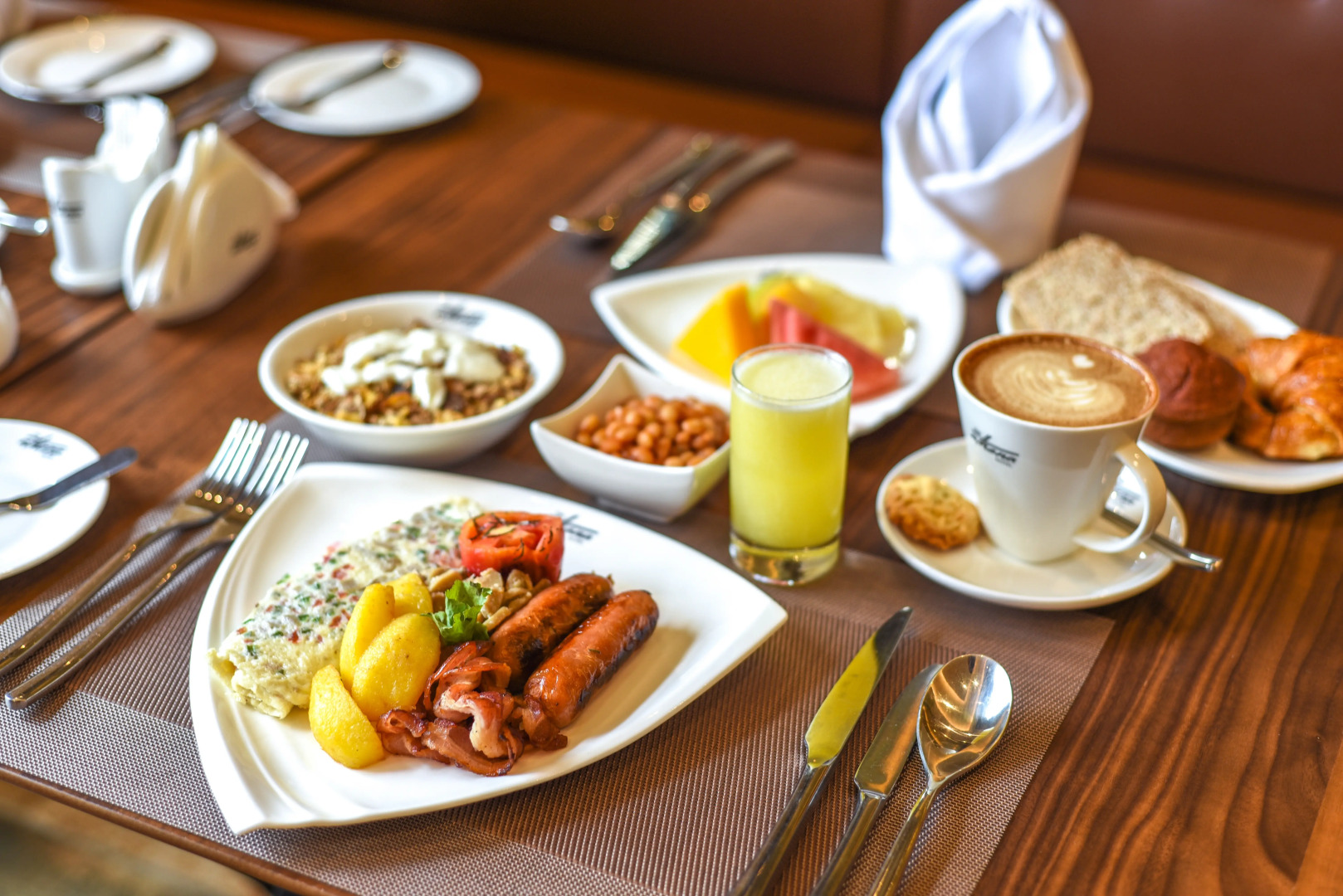 Отель The Athena