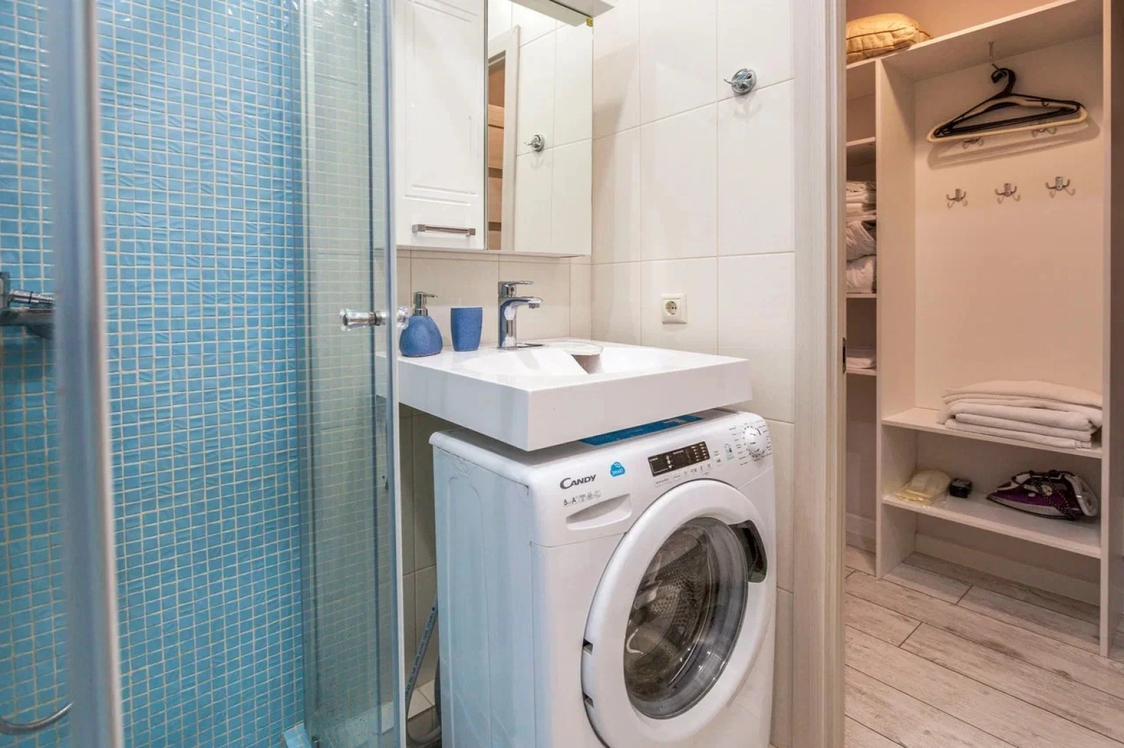 Апартаменты У Моря С Бассейном в ЖК Солнечный/28Б