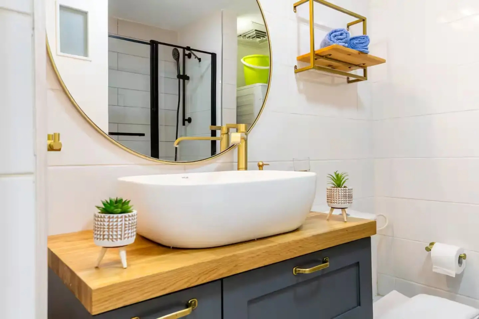 Квартира GW002 Gugel Waves Amazing Seaview & Garden Family Apartments