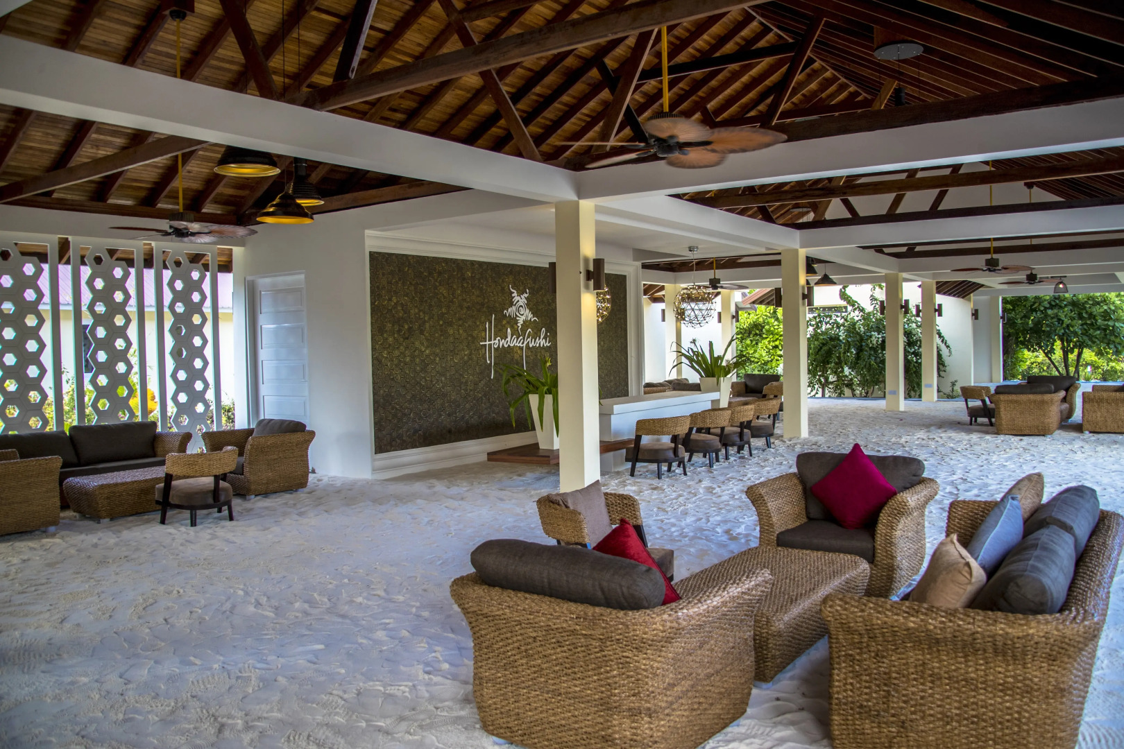 Отель Hondaafushi Island Resort