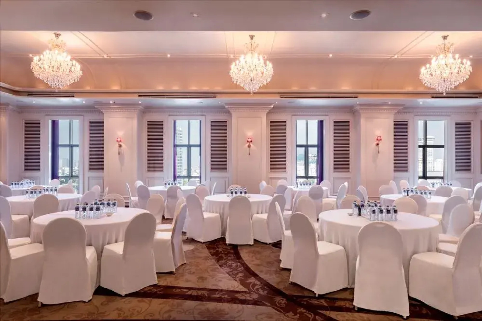 Отель Tower Club at lebua