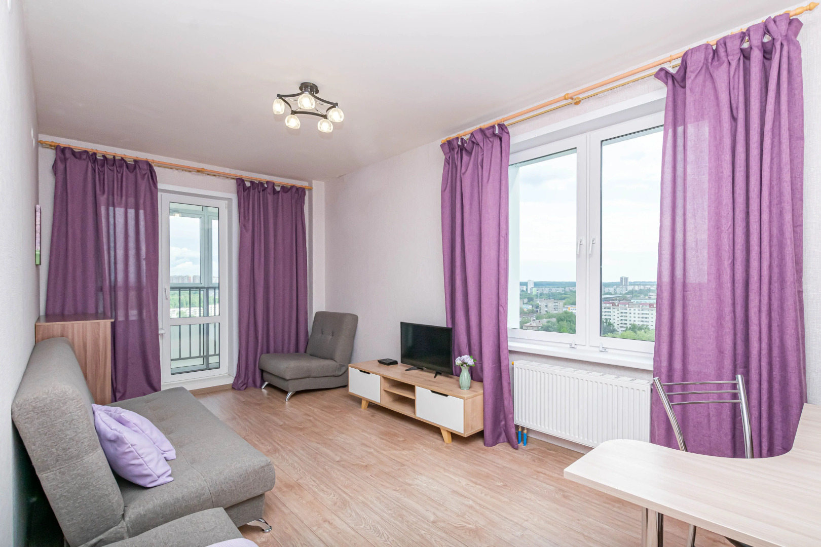 Квартира Двухкомнатная у Комсомольской площади