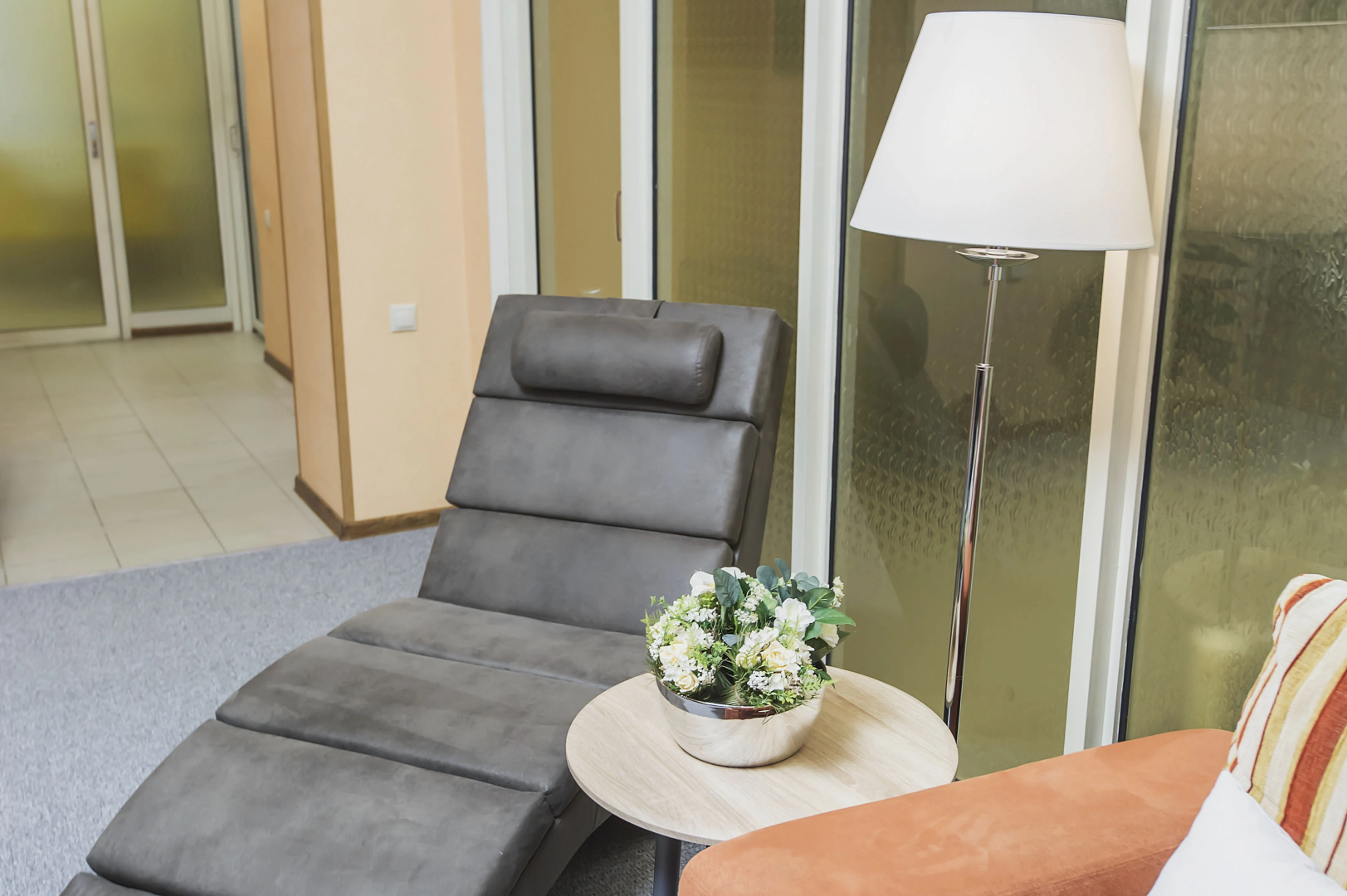 Квартира GM Apartments Стильная Трехкомнатная в центре рядом с МХАТ