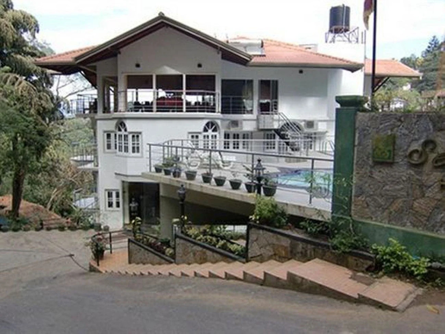 Отель Senani Hotel