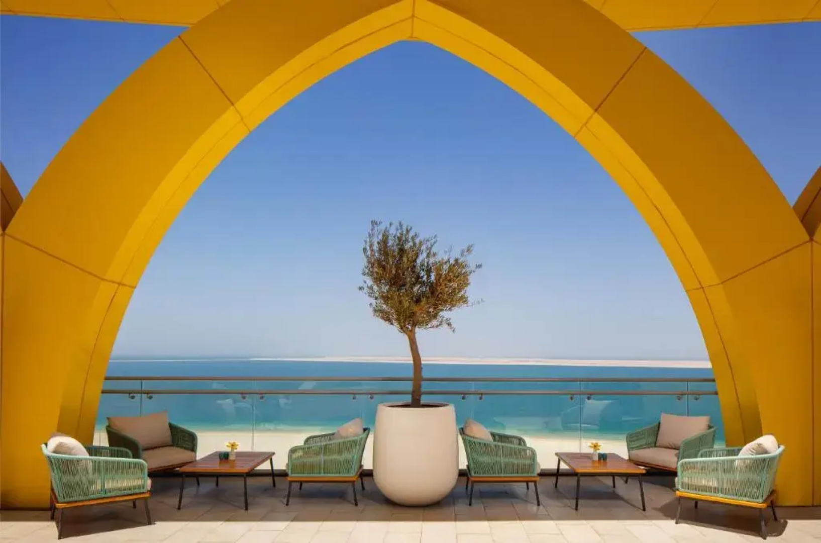 Курортный отель Centara Mirage Beach Resort Dubai