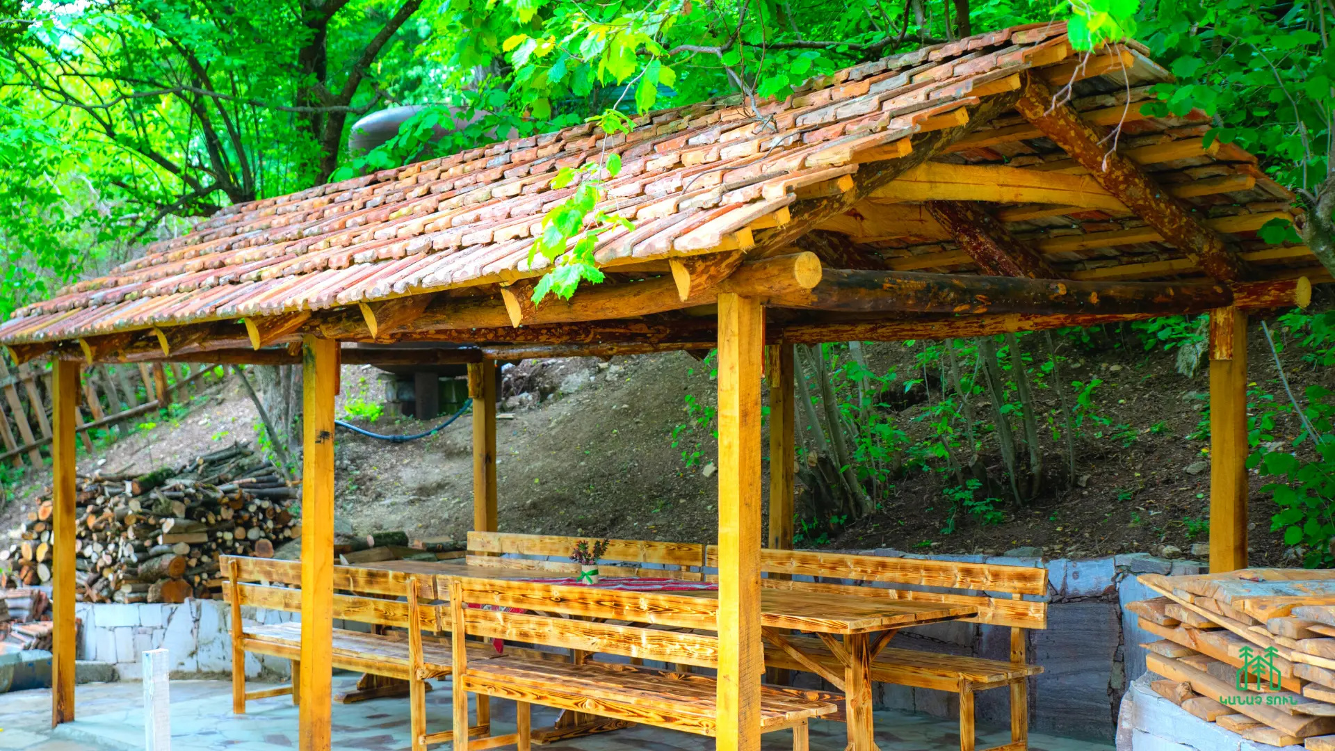 Kanach tun (Green home)