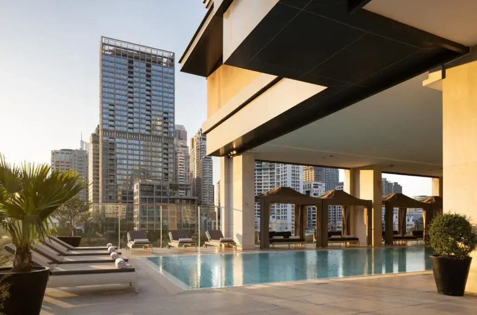 Отель Oriental Residence Bangkok