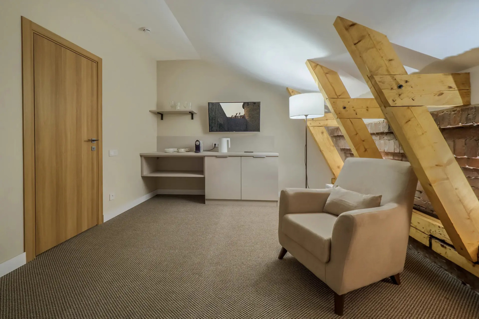 Отель Дом Тaт