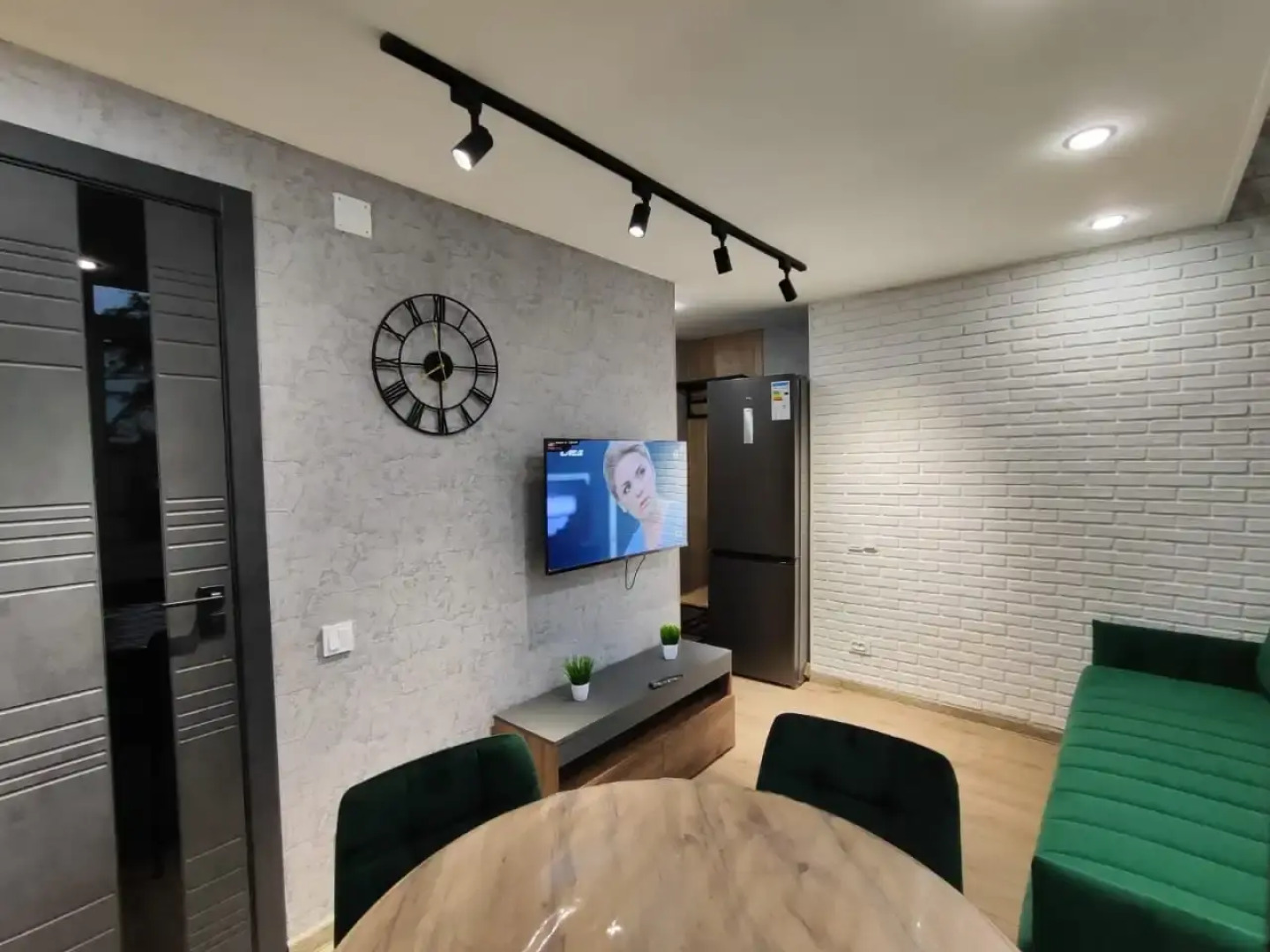 Апартаменты 2х уровневая квартира в стиле Лофт в центре города