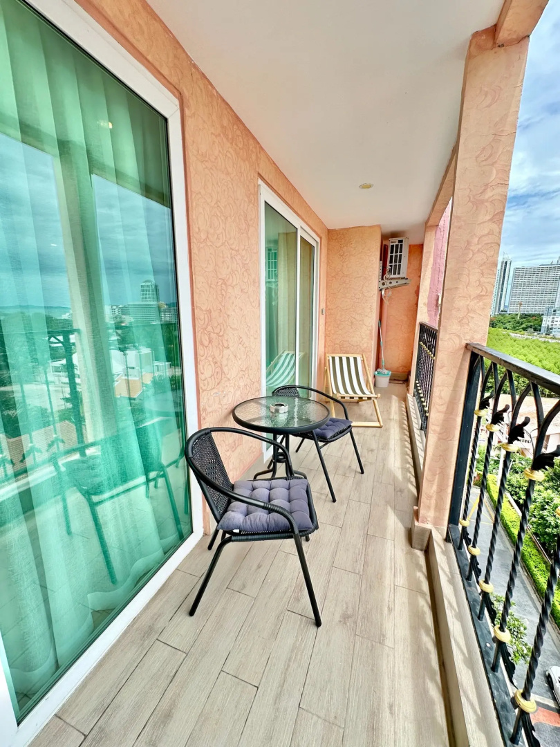 Апартаменты  Seven Seas 2 Bedroom - Spacious Two Bedroom Apartment In Jomtien Area