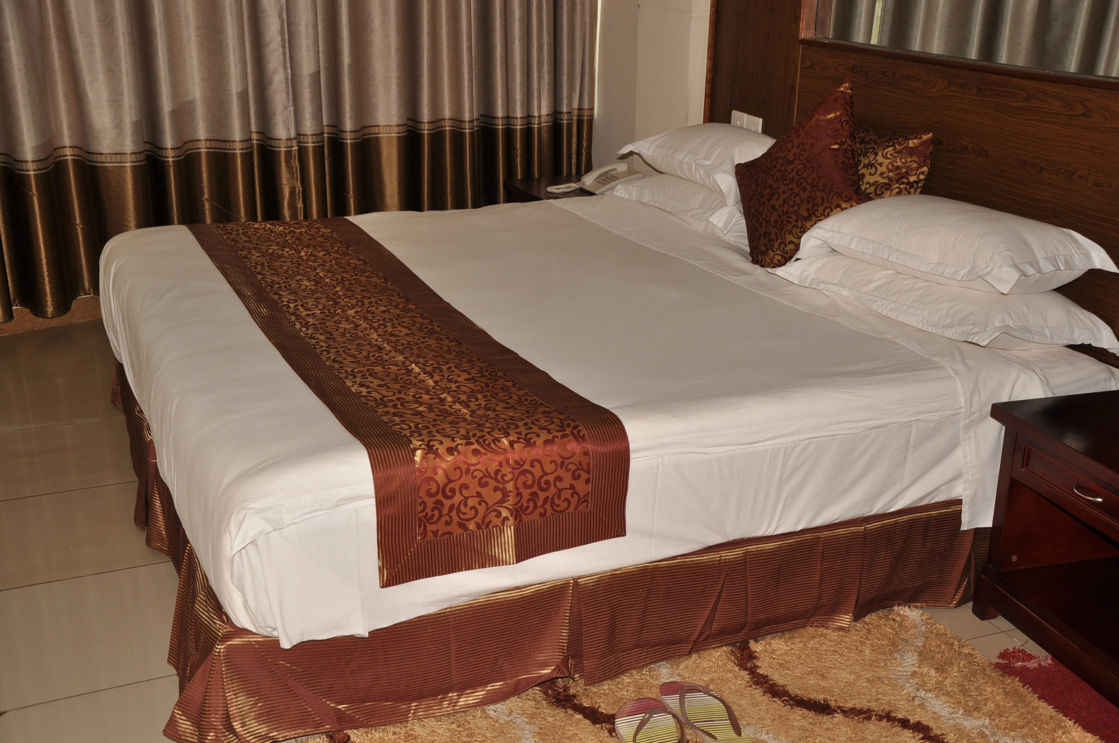 Отель The Mirror