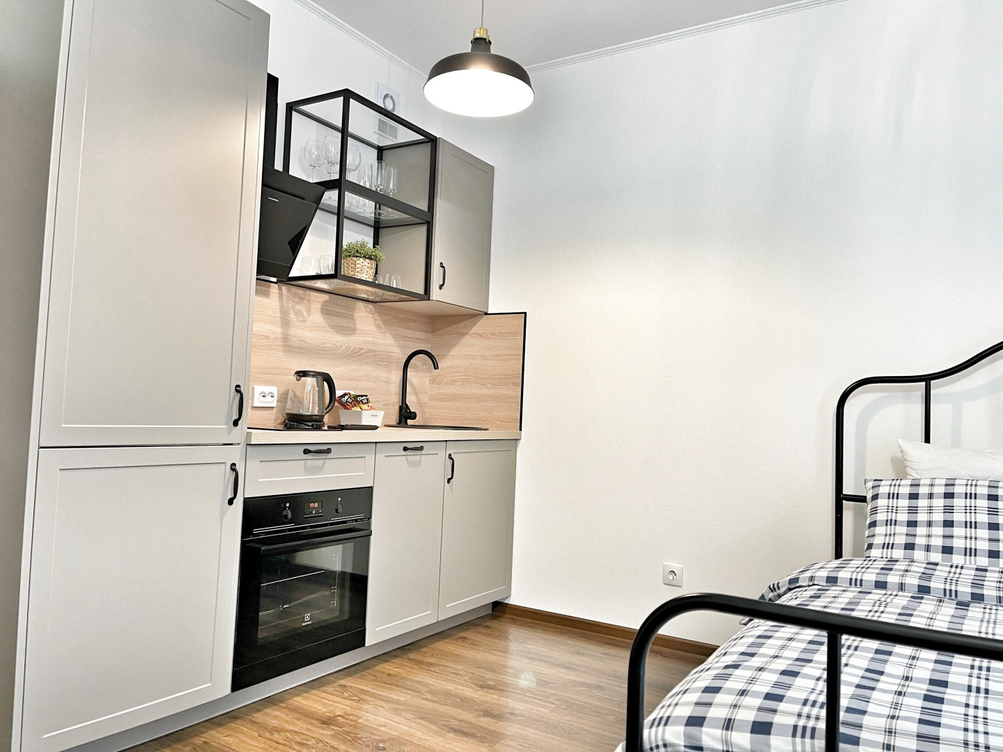 Квартира Loft Studio on Komendantskiy