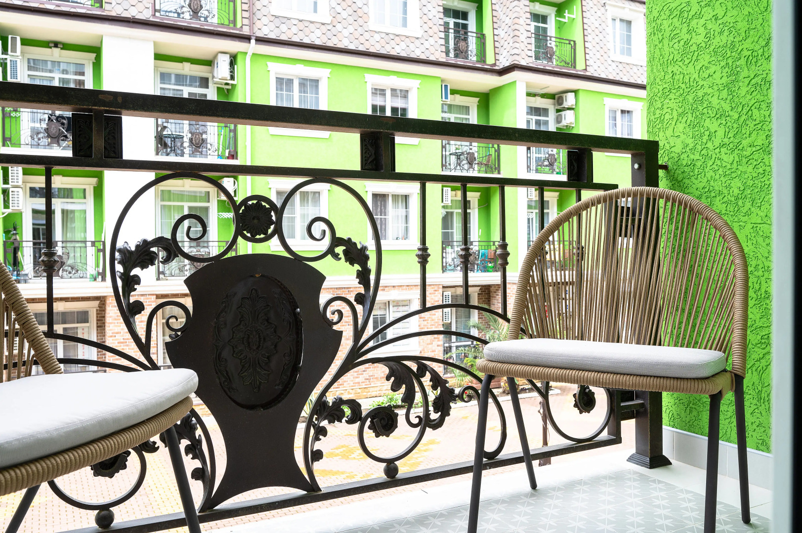 Апартаменты Red Apartments Арт Лайт Сити Апартамент Корелли