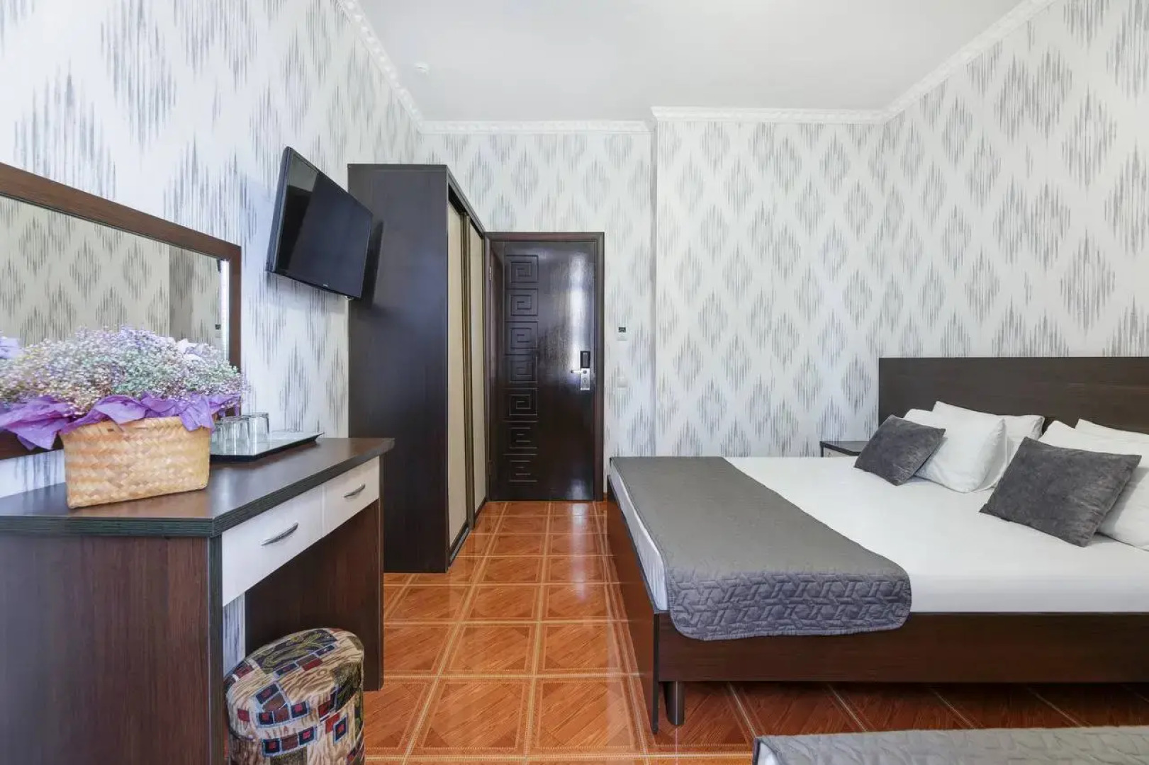 Отель Кронос