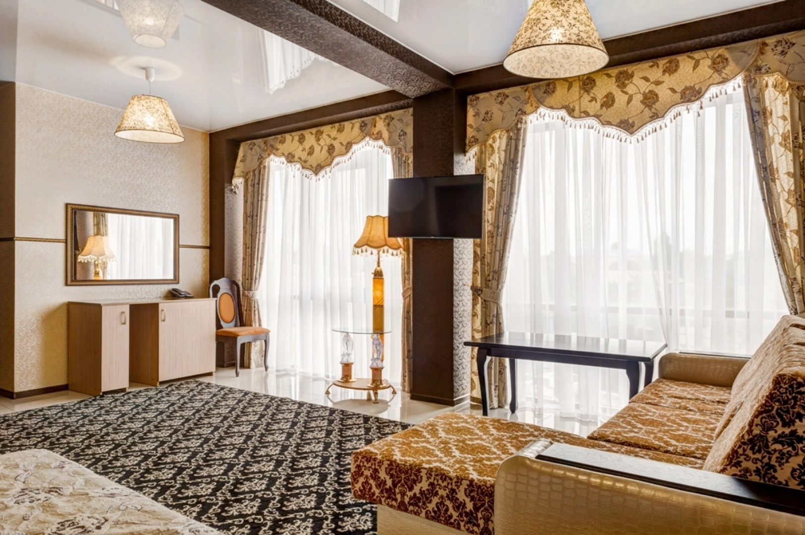 Отель Наири