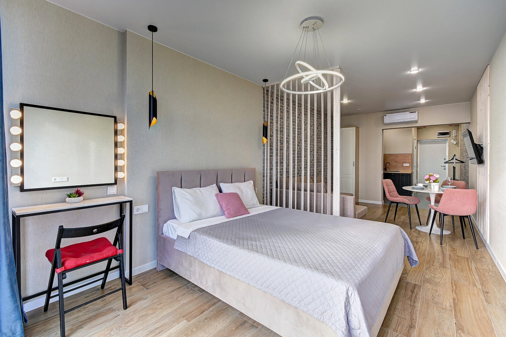 Апартаменты Красивые апартаменты MorskayaSimfonya-2 с панорамой на море, бассейном на территории ЖК