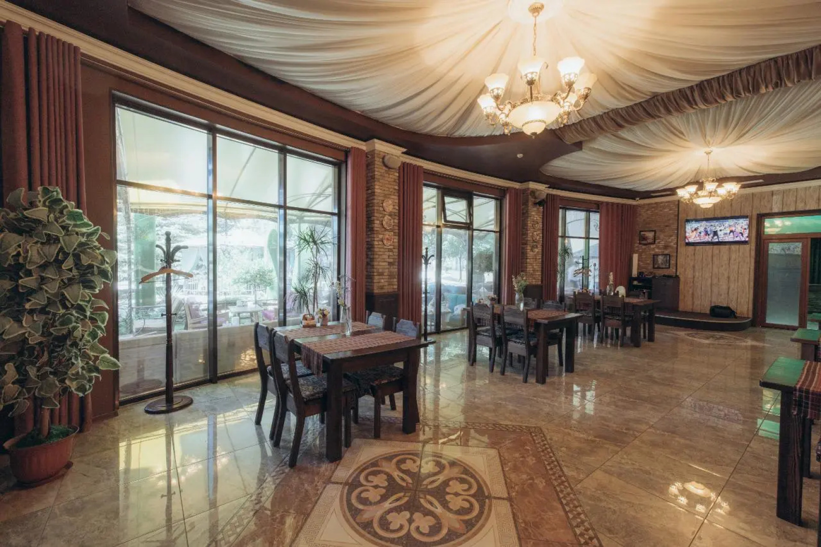 Отель Даяна