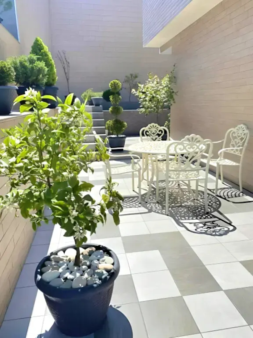 Апартаменты Holiday and Business Apartments