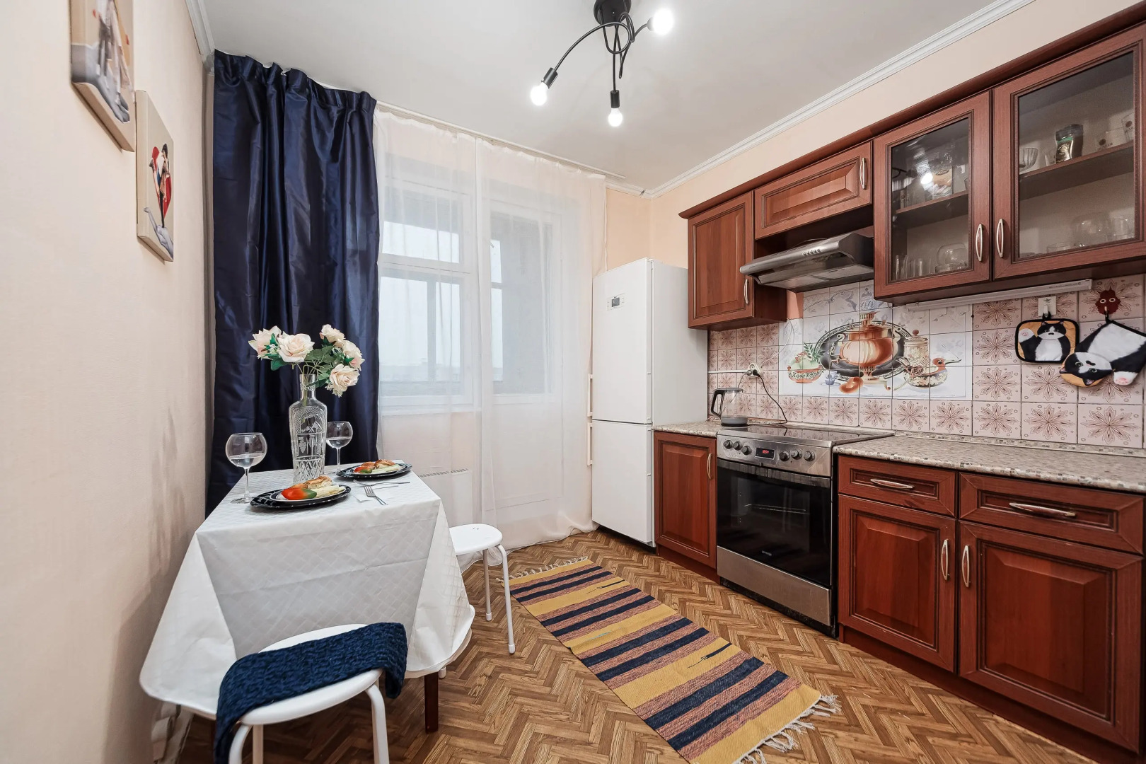 Апартаменты Просторная квартира на 4-х метро Марьино