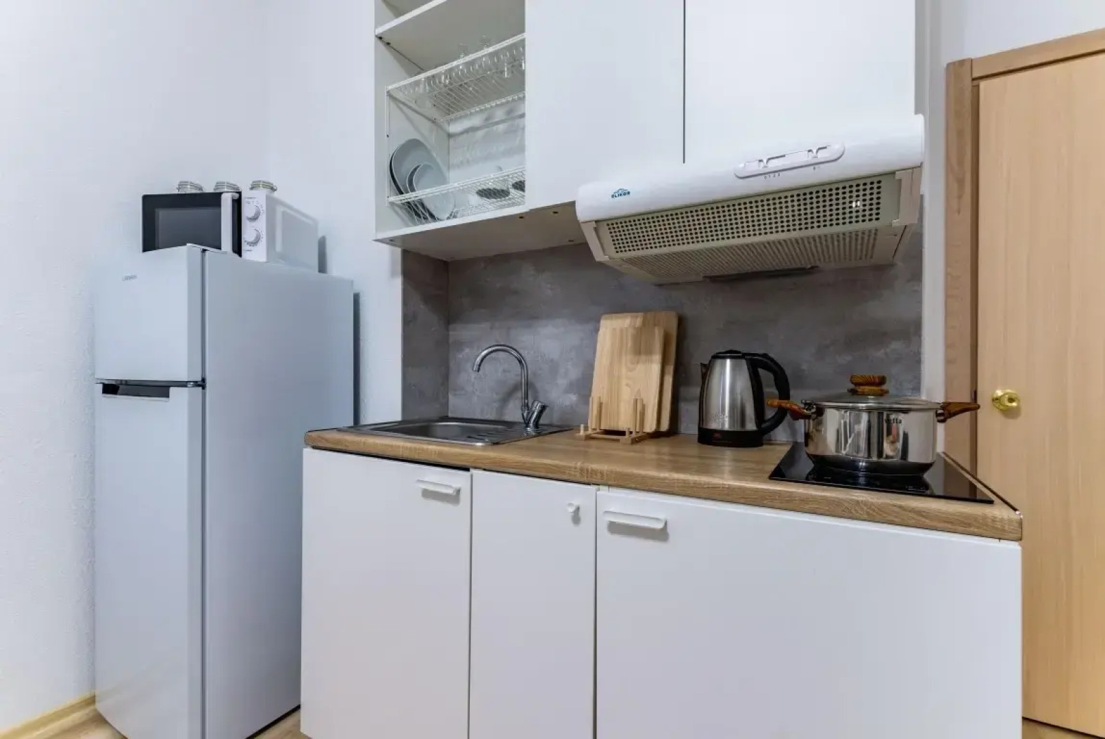 1 Апарт-отель Stepanenkov на Степана Разина 2 (96/3)