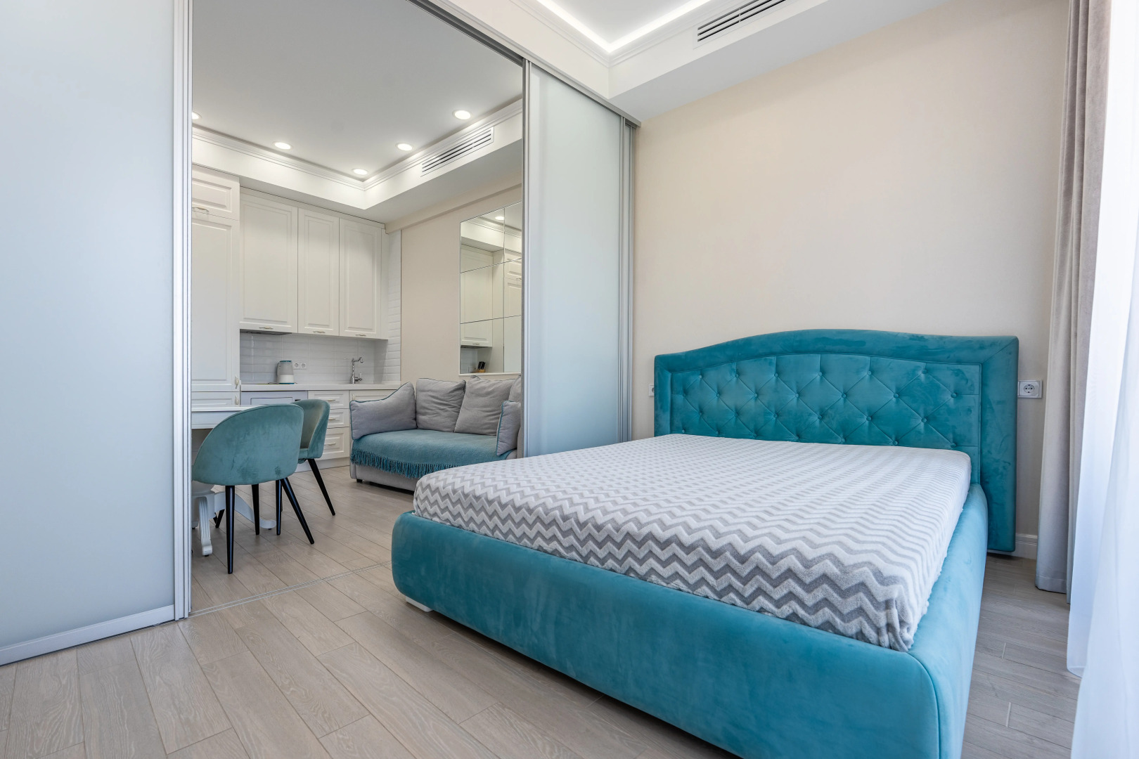 Апартаменты Студия с видом на море в апарт-отеле Актер Гэлакси