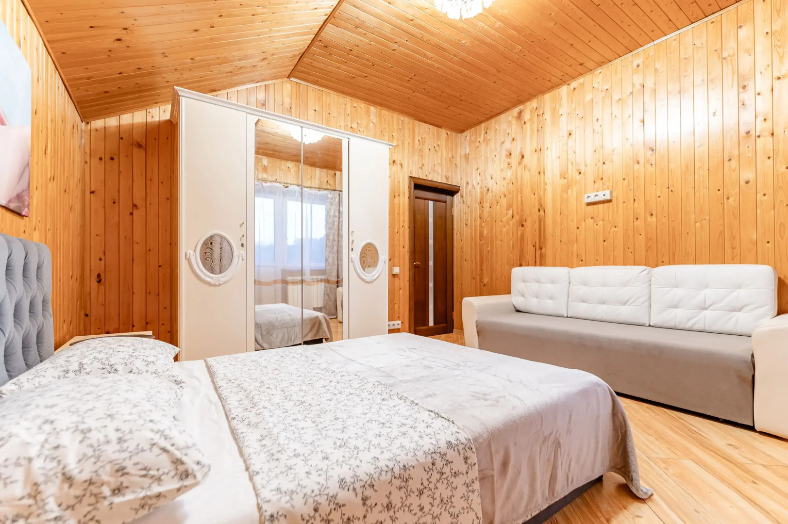 Частный Дом в Белеутово с Бассейном и Сауной